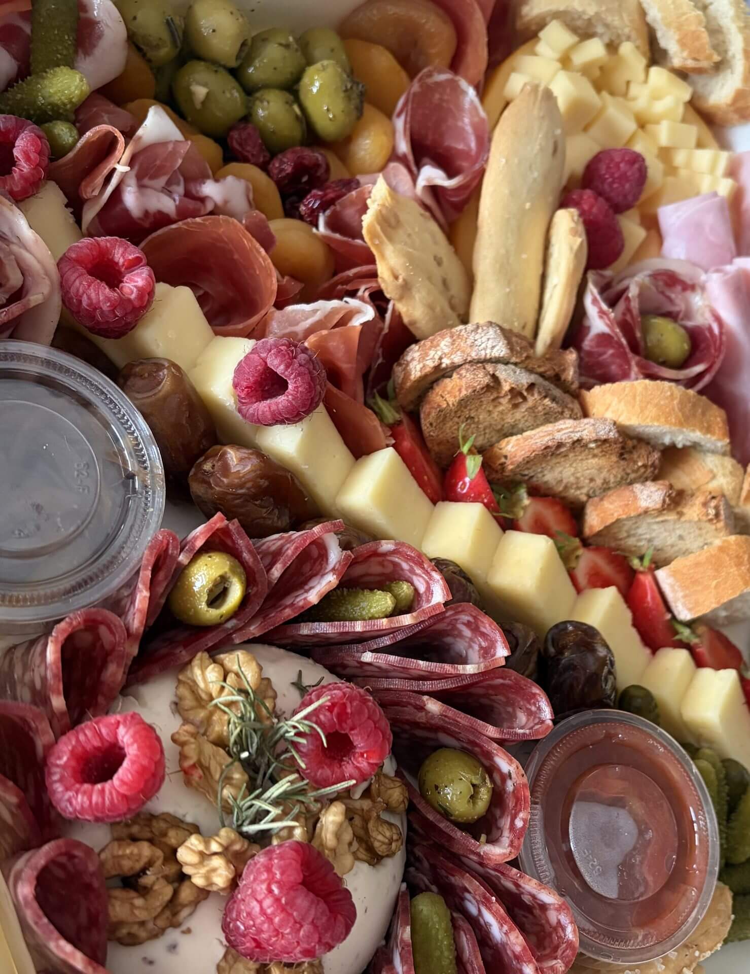 Grande planche apéritive de mariage à partager